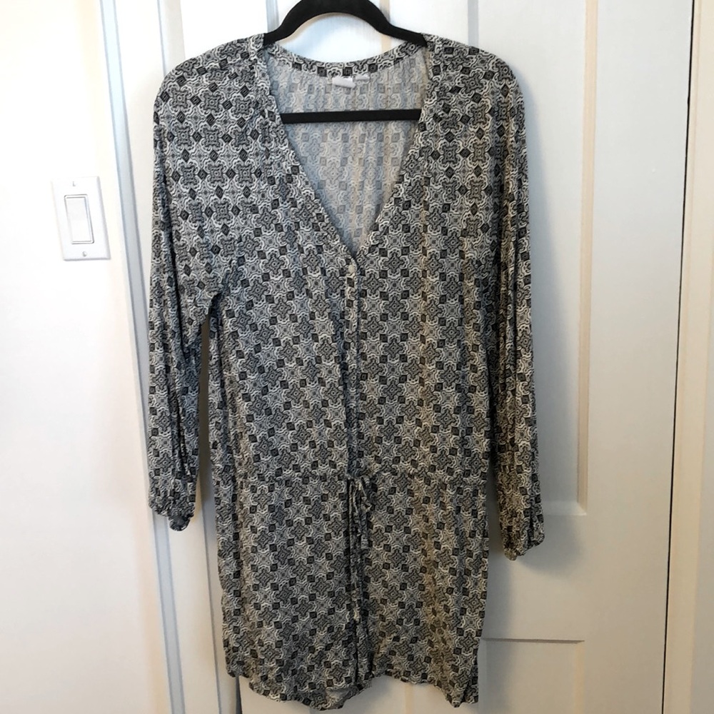 Gap black and white romper size small
